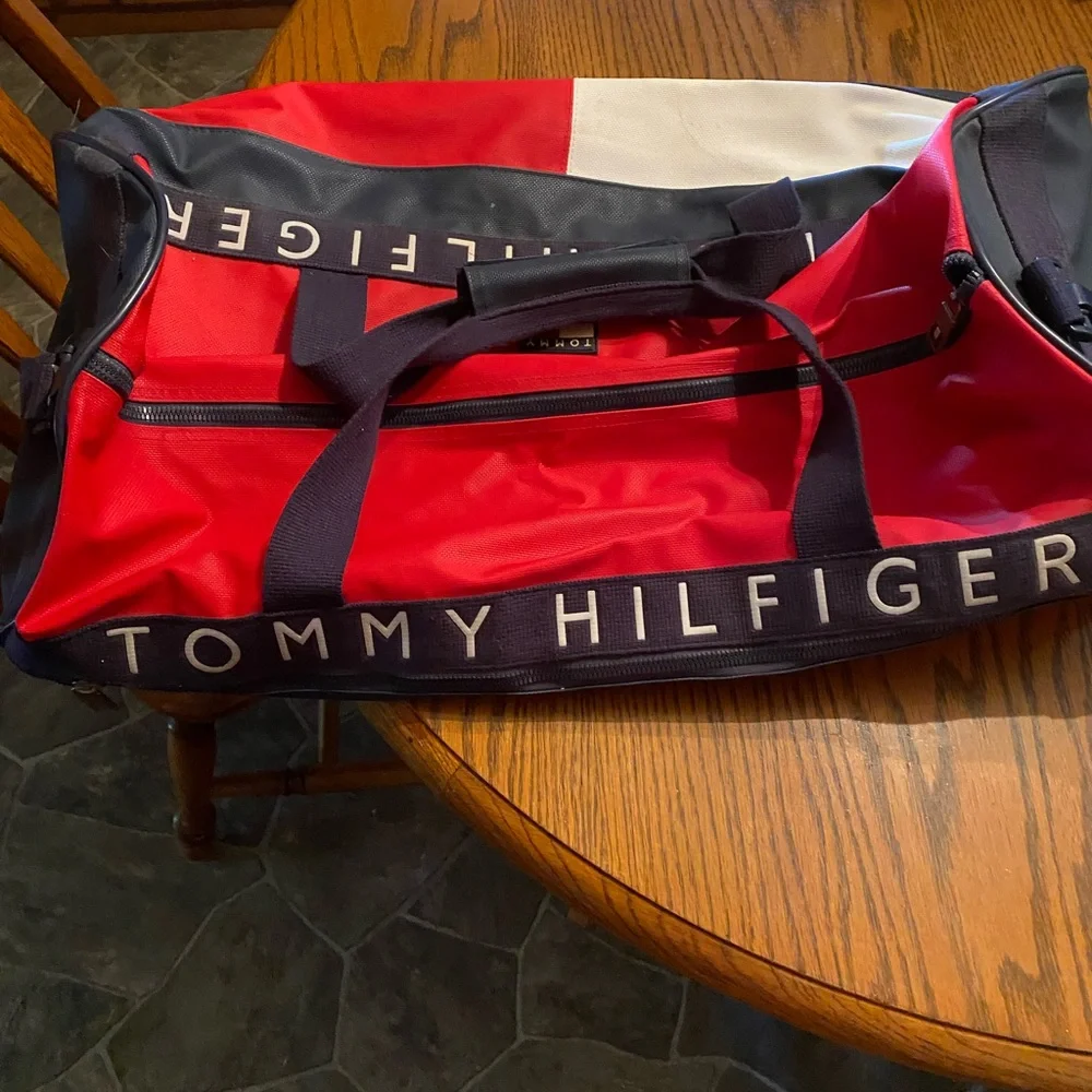 Vintage Tommy Hilfiger duffle bag